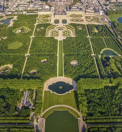 Le Petit Trianon, Parc Du Chateau Appartement Versailles